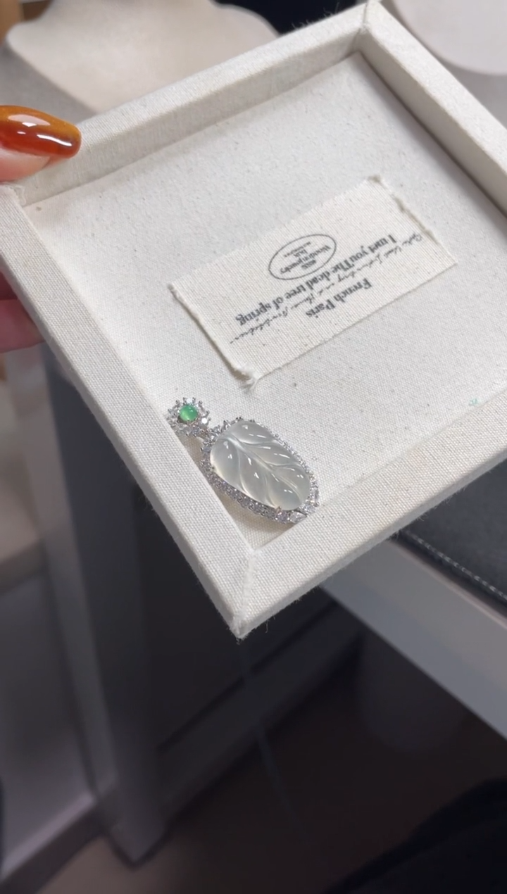 【闪购商品】翡翠颈饰银S925镶嵌11111