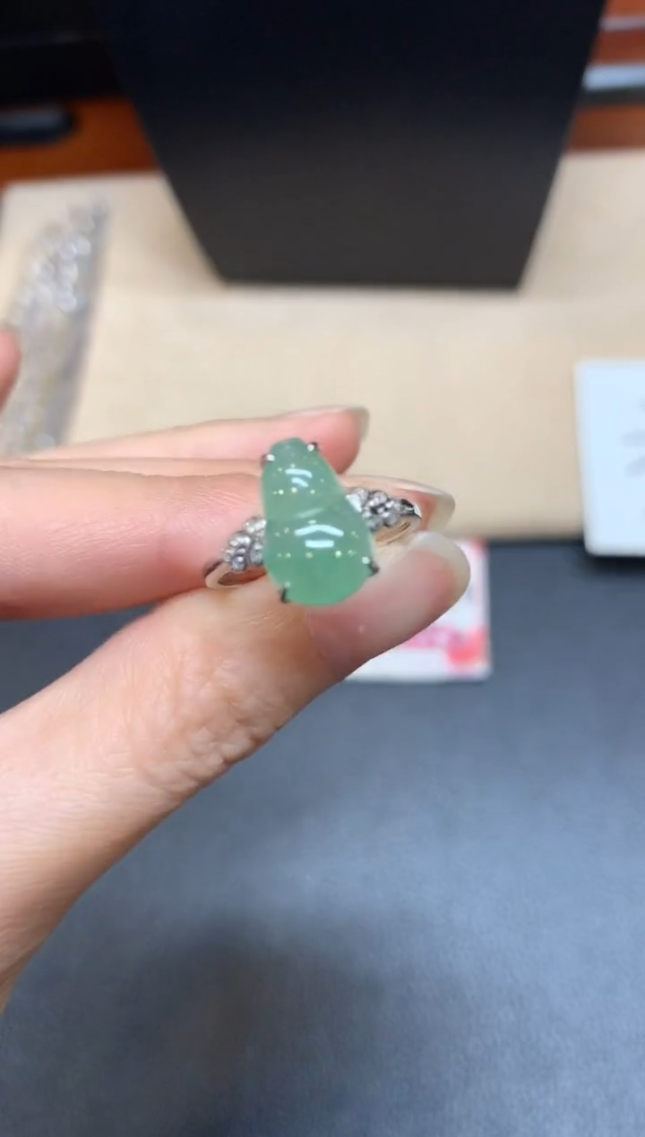 【闪购商品】翡翠戒指18K金镶嵌【无鉴赏期