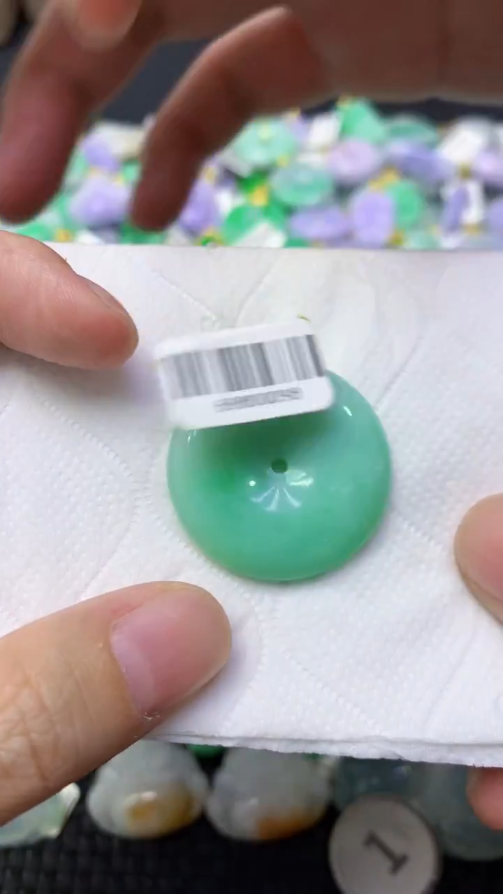 颈饰未镶嵌翡翠天然缅甸翡翠A货