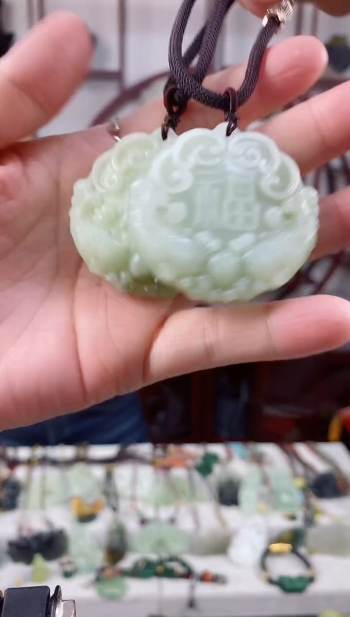 未镶嵌岫玉颈饰多样化随机发