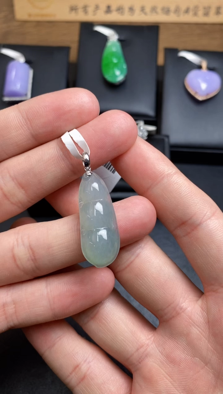 【闪购商品】翡翠颈饰18K金镶嵌翡翠