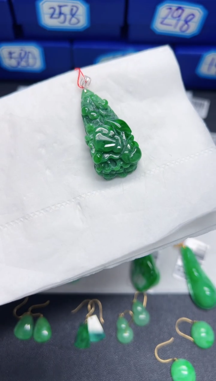 【闪购商品】翡翠颈饰18K金镶嵌Y缅料A货/支持复检/一件