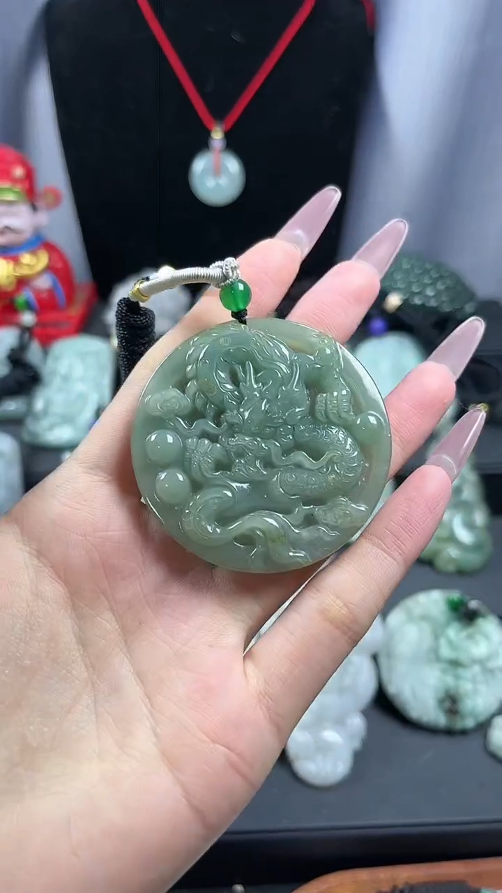 【闪购商品】翡翠颈饰未镶嵌龙牌