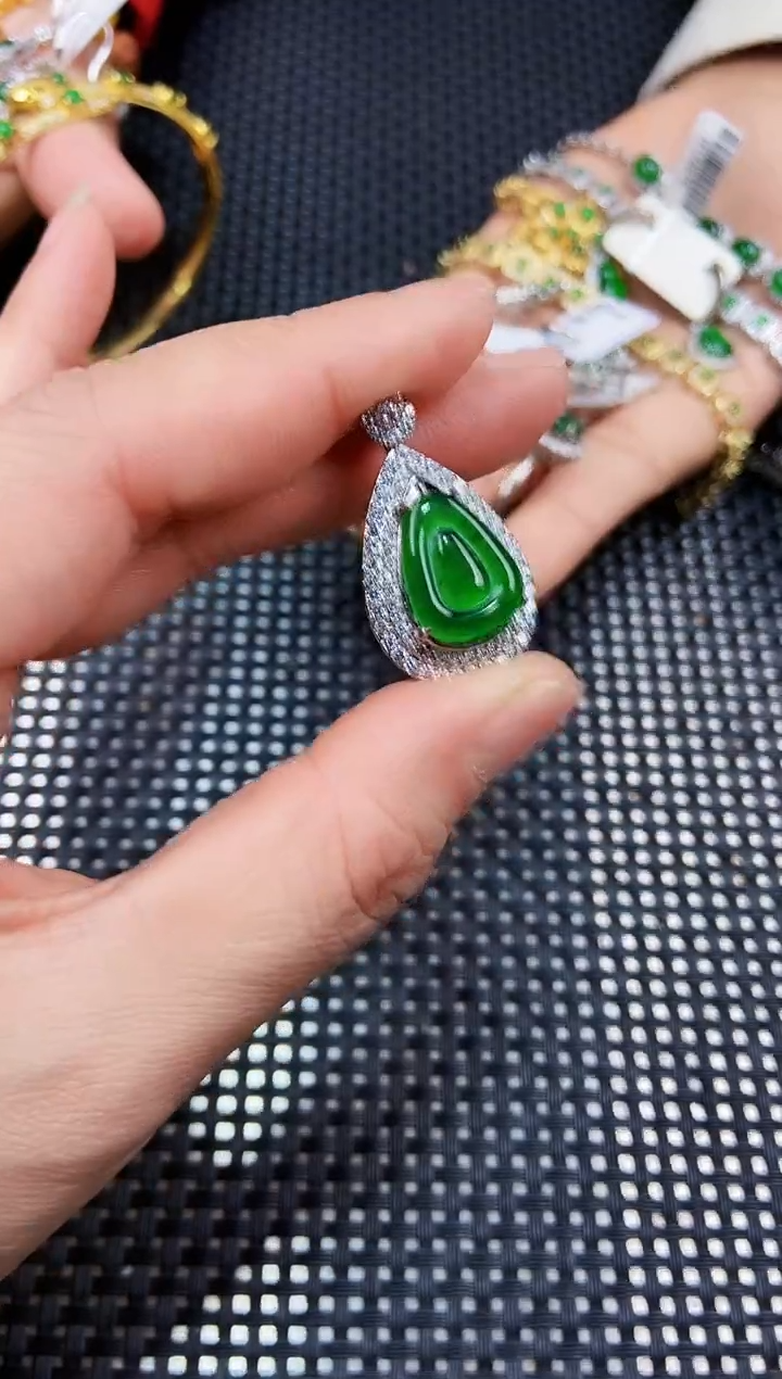 【闪购商品】翡翠吊坠(不含链)未镶嵌111111111