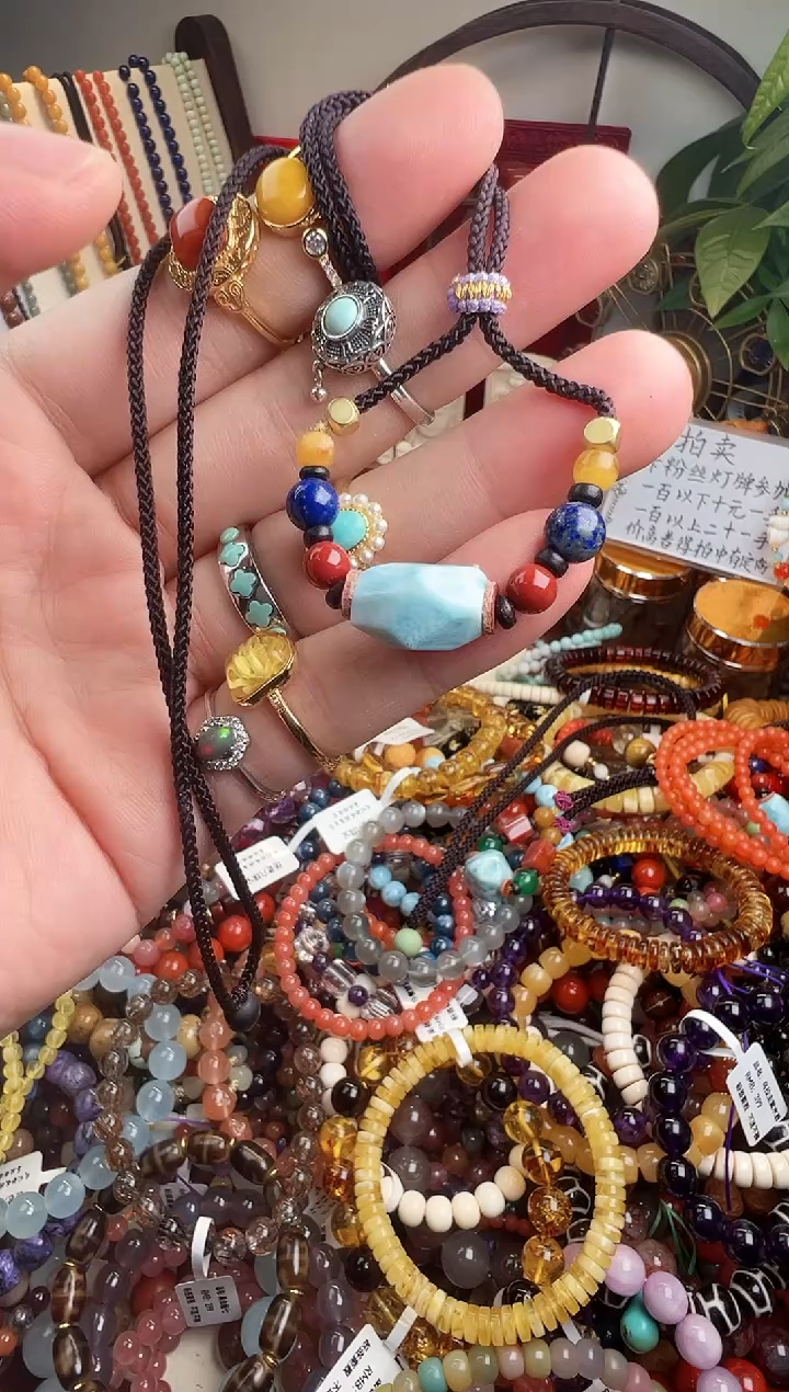 未镶嵌针钠钙石（海纹石）颈饰多*一物一件）007159