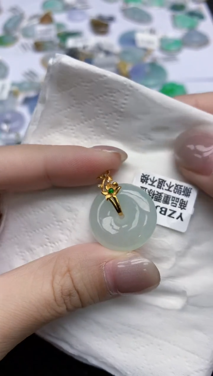 【闪购商品】翡翠颈饰18K金镶嵌天然翡翠A货