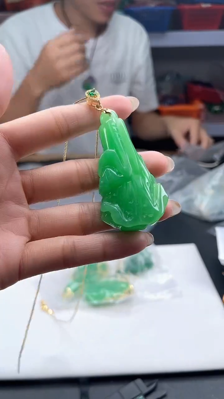 吊坠(赠链)未镶嵌石英质玉121