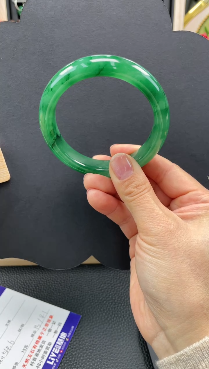 【闪购商品】石英质玉手镯未镶嵌口径58+