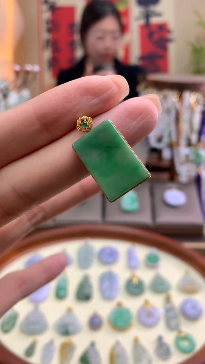 【闪购商品】翡翠颈饰18K金镶嵌无事牌