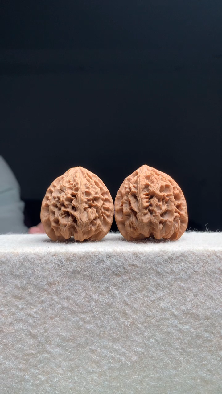 把件文玩核桃40尺紫荆关野牛