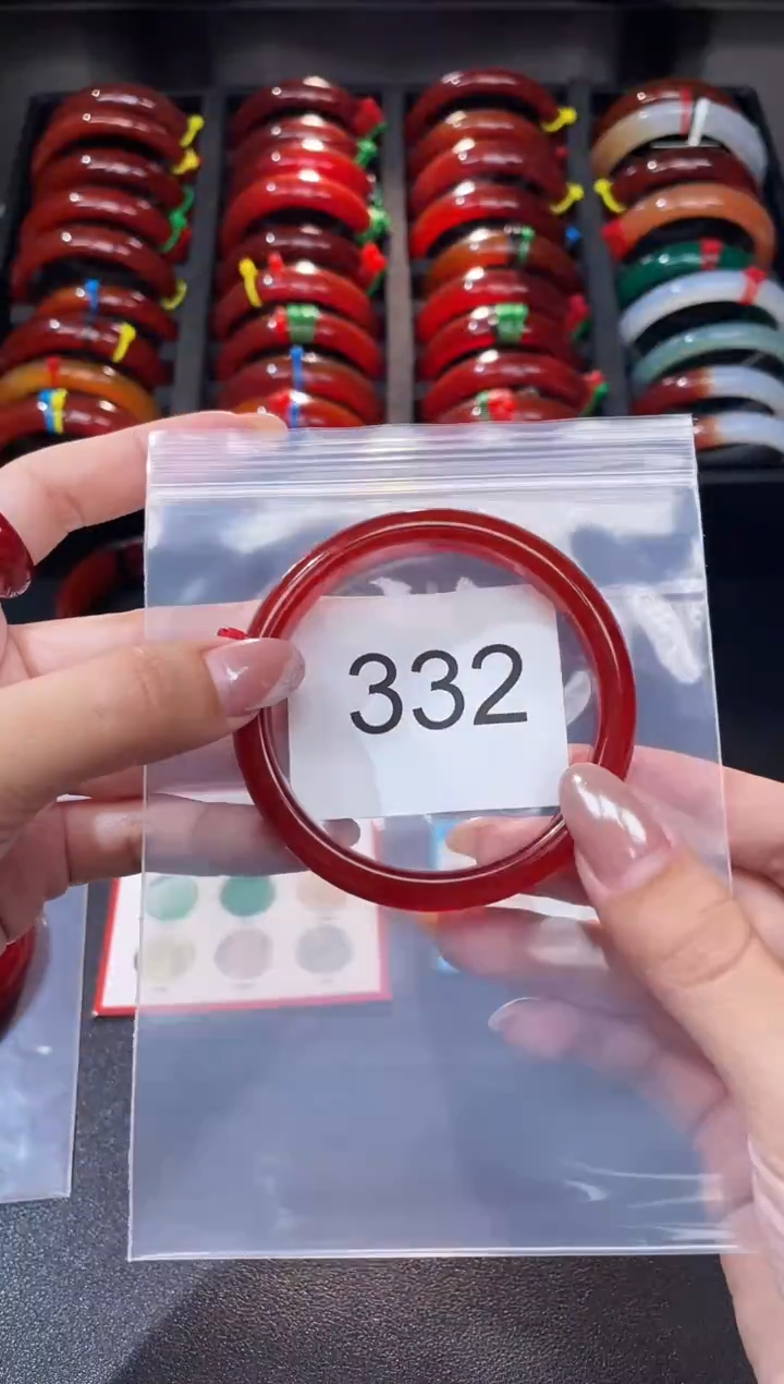 手镯玛瑙/玉髓未镶嵌56圈口*A332