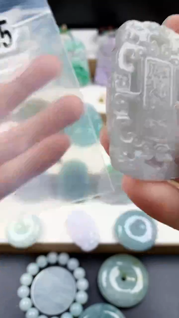 颈饰未镶嵌翡翠天然翡翠吊坠挂件