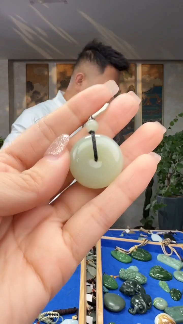 颈饰未镶嵌和田玉拍一发一