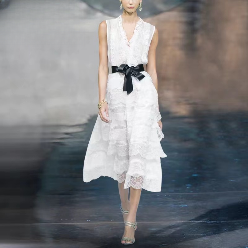 无腰带平凡高定！蕾丝刺绣镂空绑带度假连衣裙0161(B20