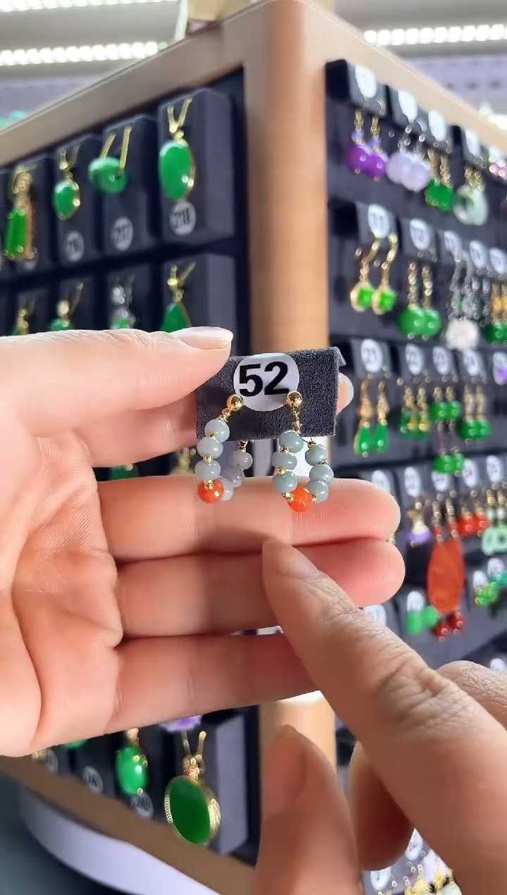 【闪购商品】翡翠耳饰银S925镶嵌52...