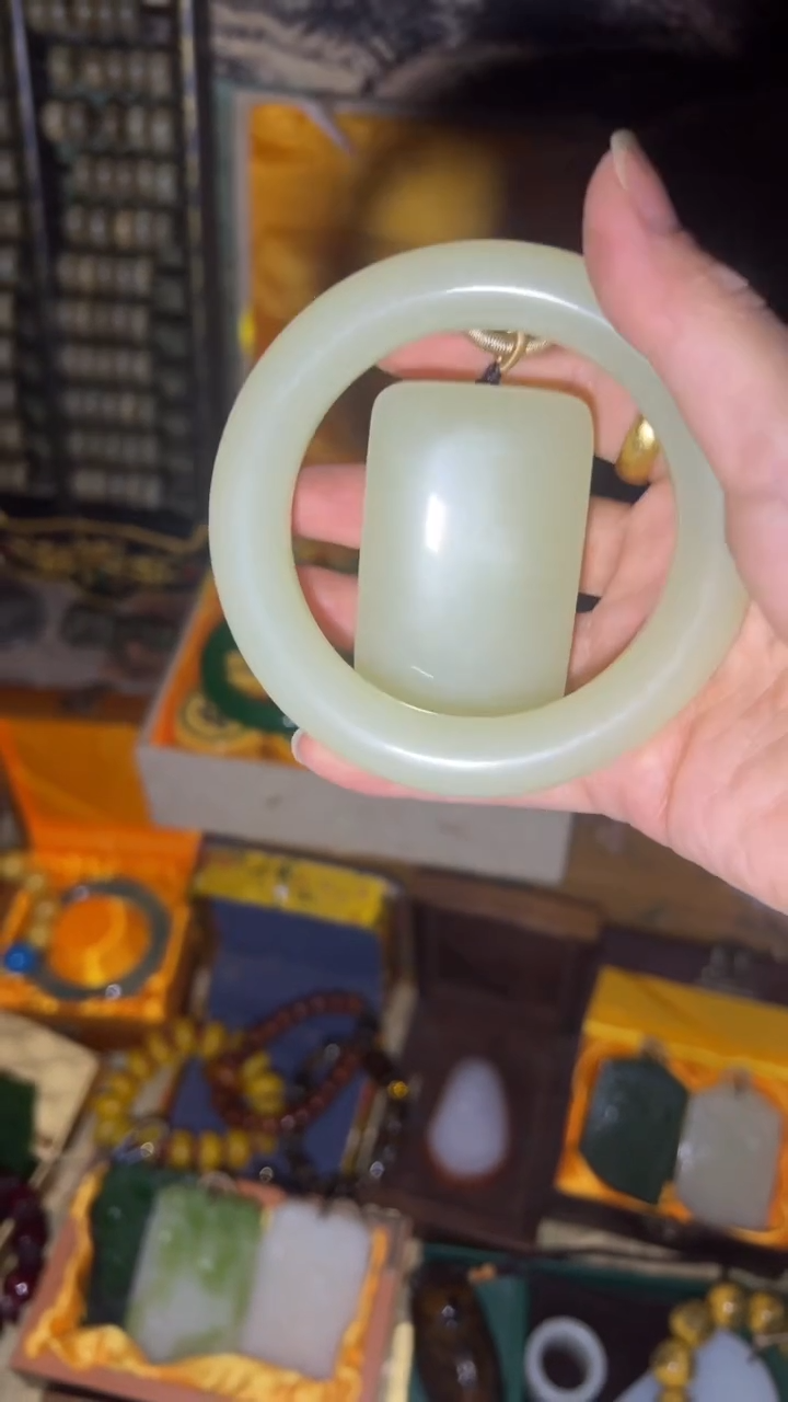 和田玉手镯未镶嵌闪购高端商品链接