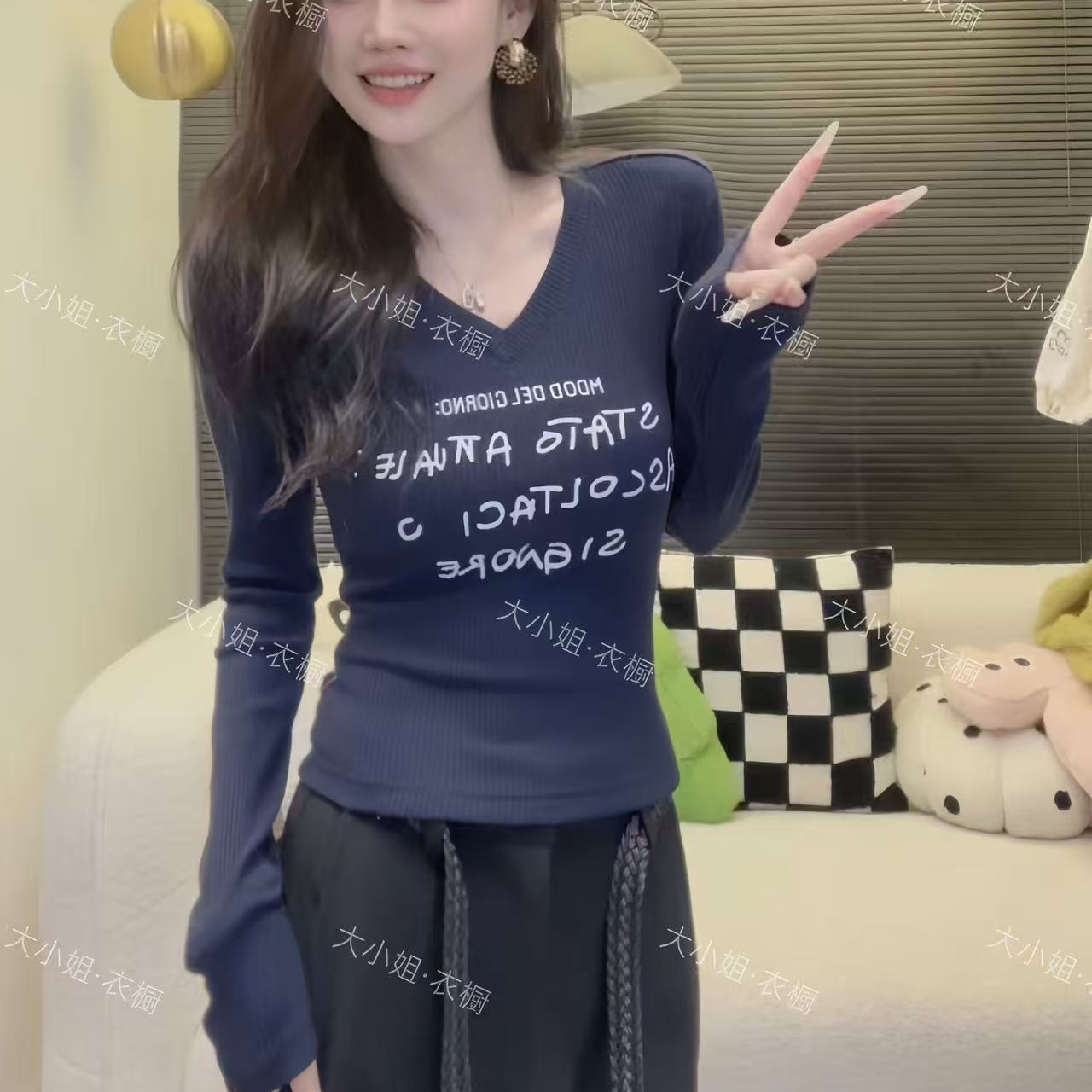 【DXJ家定制】秋季新款V领字母修身显瘦百搭上衣T恤女显瘦打底衫潮