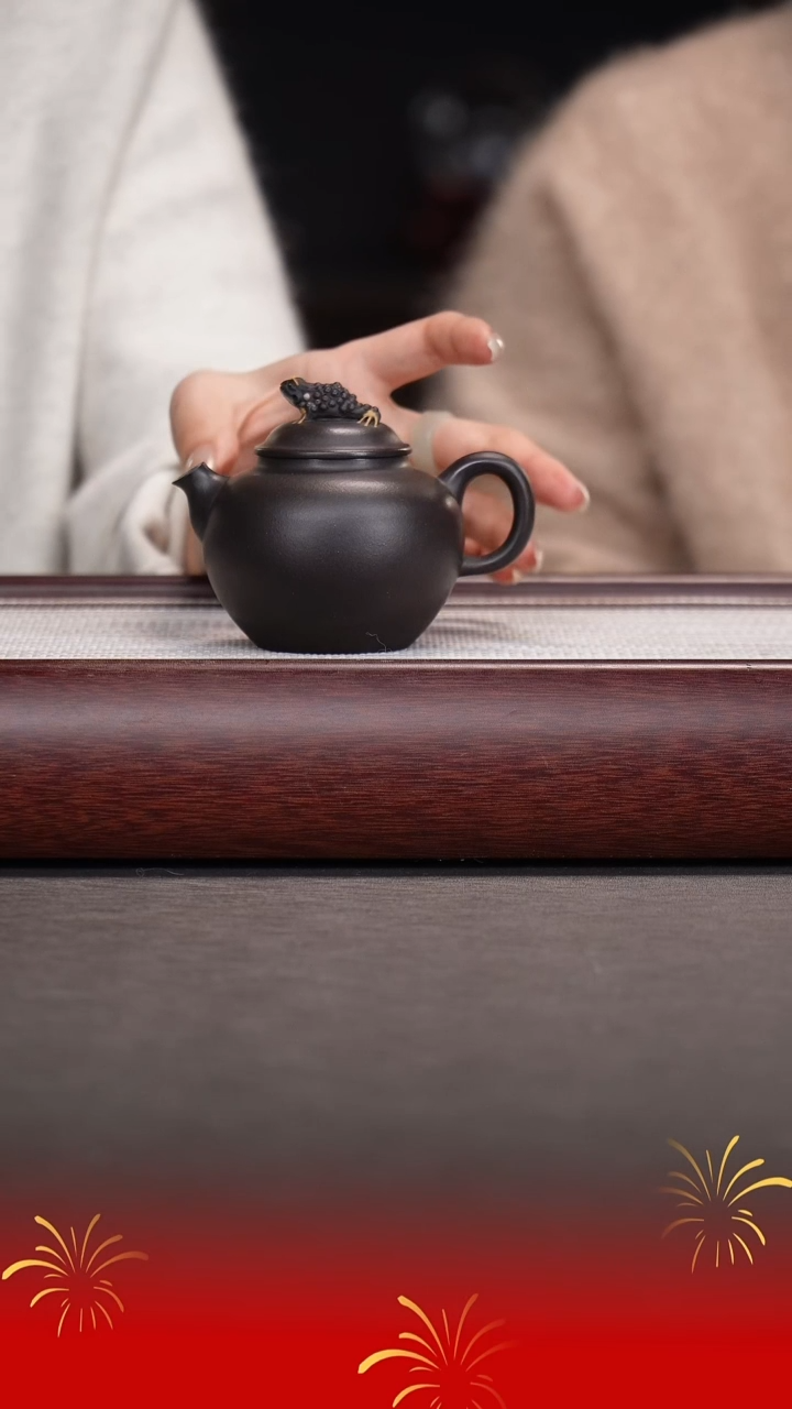 【闪购商品】紫砂茶壶薛锋/高黑泥料/蛙趣/160cc