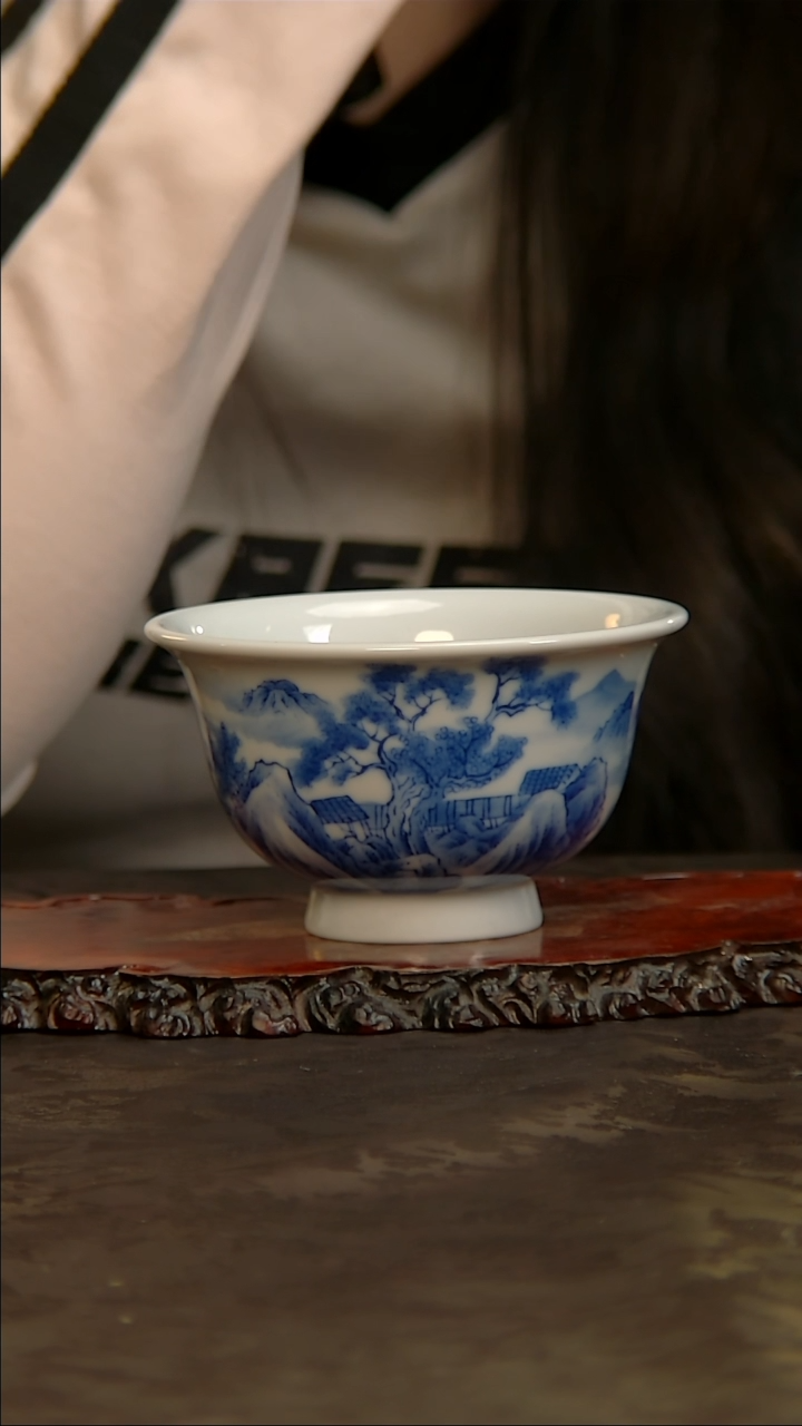 【闪购商品】青花手绘山水主人杯