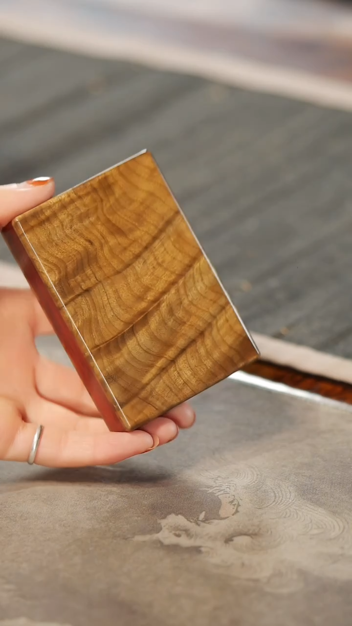 【闪购商品】金丝楠木雕482水波纹精工烟盒