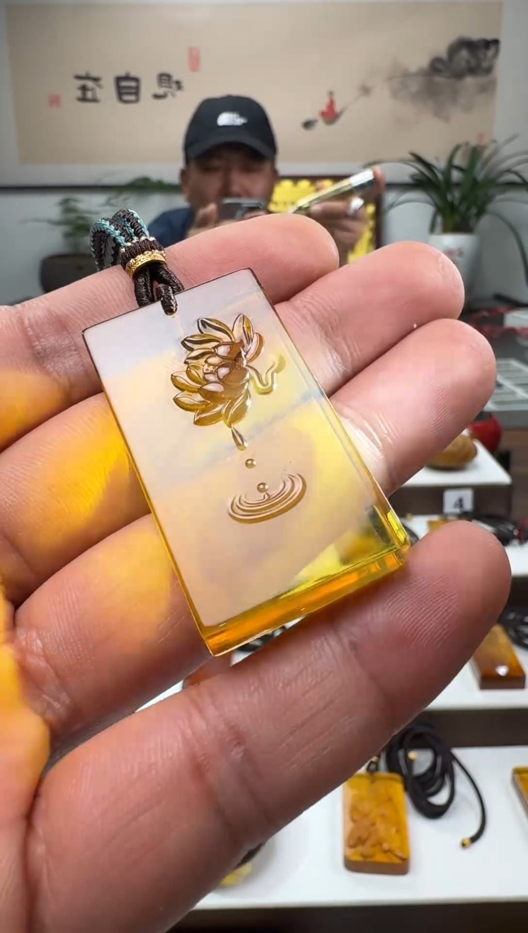 【闪购商品】琥珀颈饰未镶嵌缅甸琥珀莲花方牌吊坠
