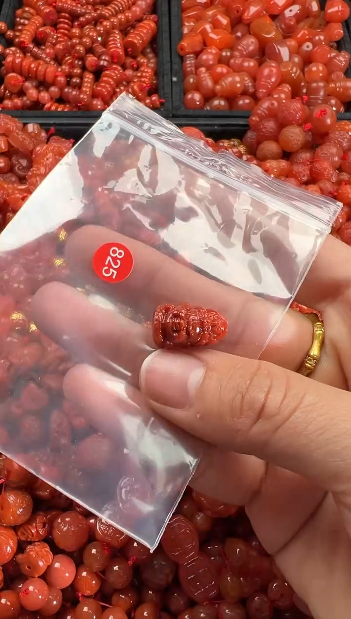 【闪购商品】南红玛瑙颈饰未镶嵌1