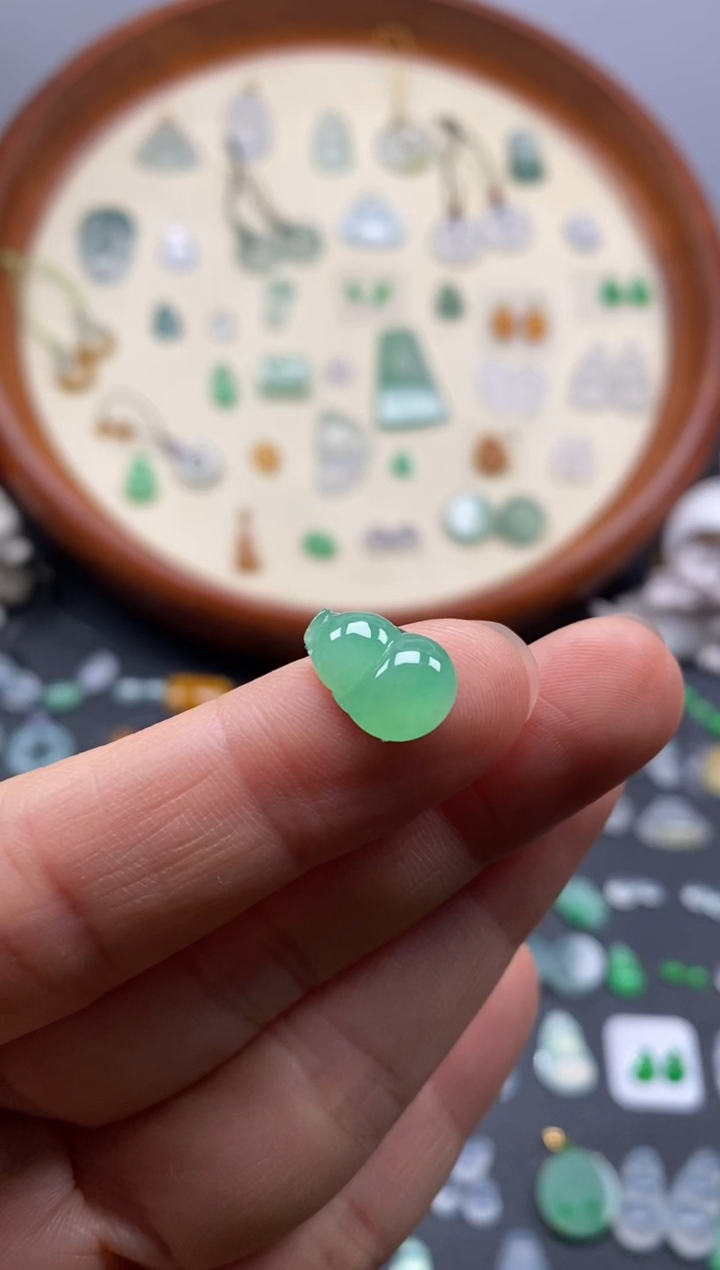 颈饰未镶嵌翡翠果緑葫芦/芬