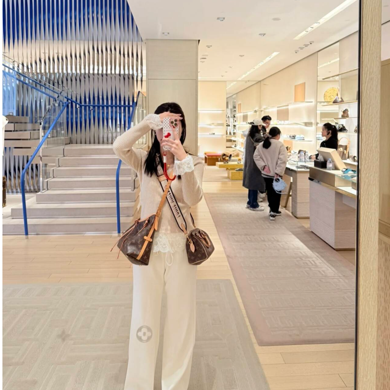 【顺丰包邮】经典Carryall老花满印涂层单肩斜挎包