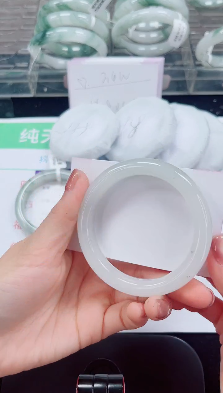 未镶嵌手镯石英岩玉192-53/54