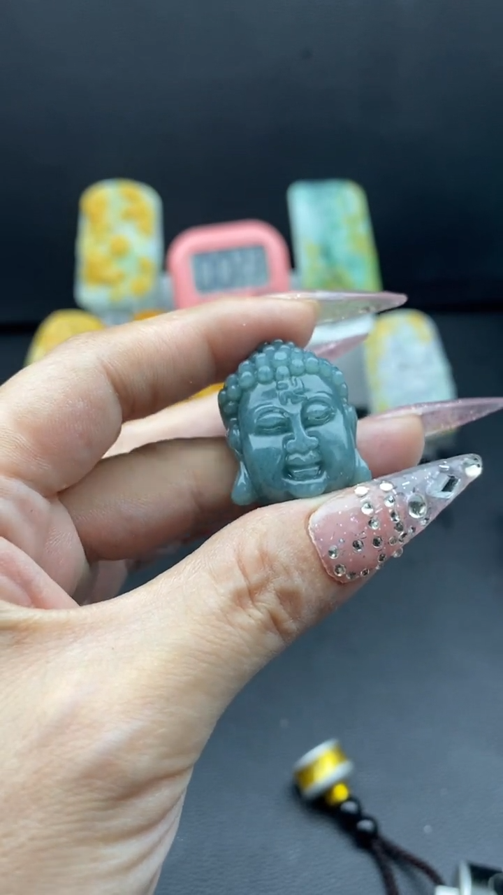 翡翠未镶嵌颈饰挂件