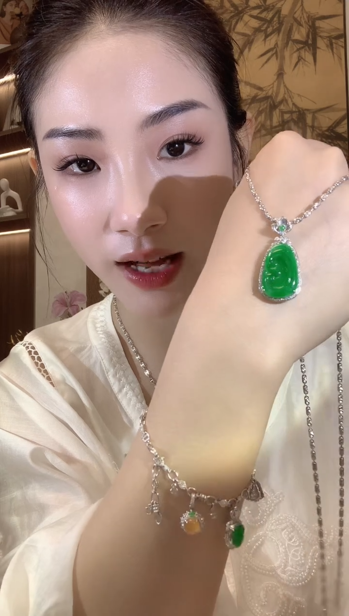 【闪购商品】翡翠吊坠(不含链)18K金镶嵌A14