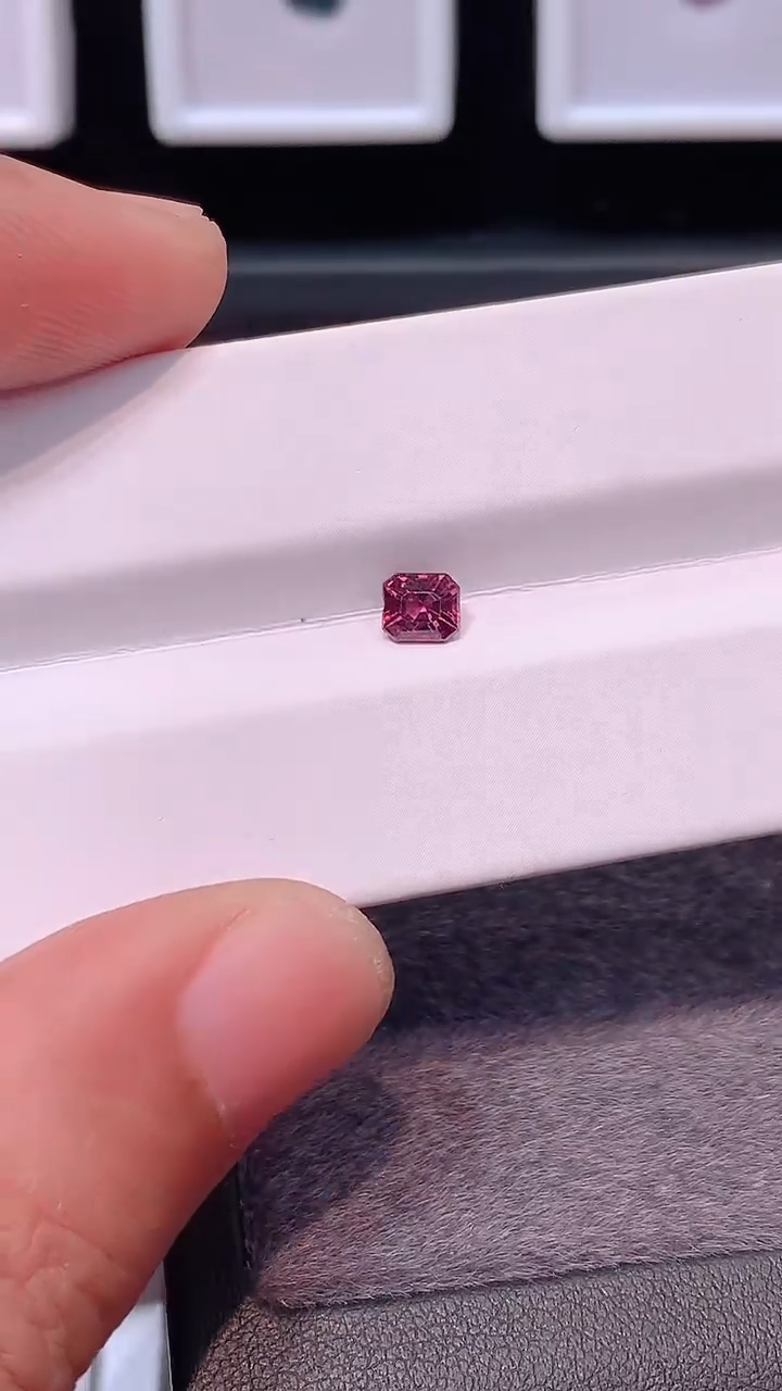 【闪购商品】尖晶石裸石未镶嵌010/0.57