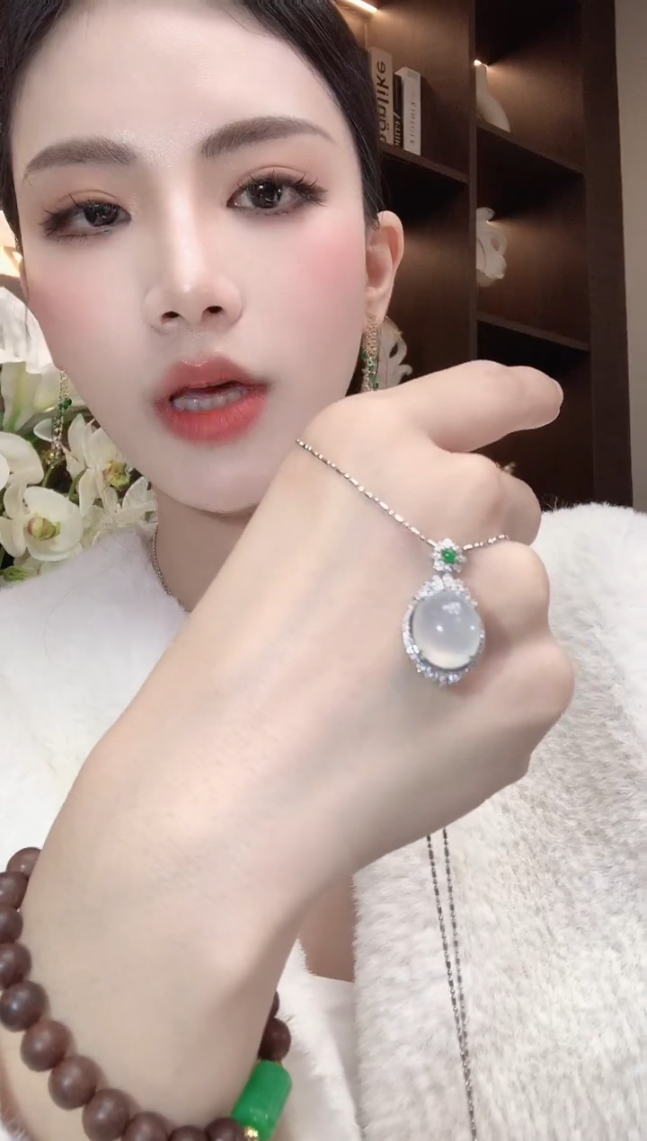 吊坠(不含链)18K金镶嵌翡翠A33