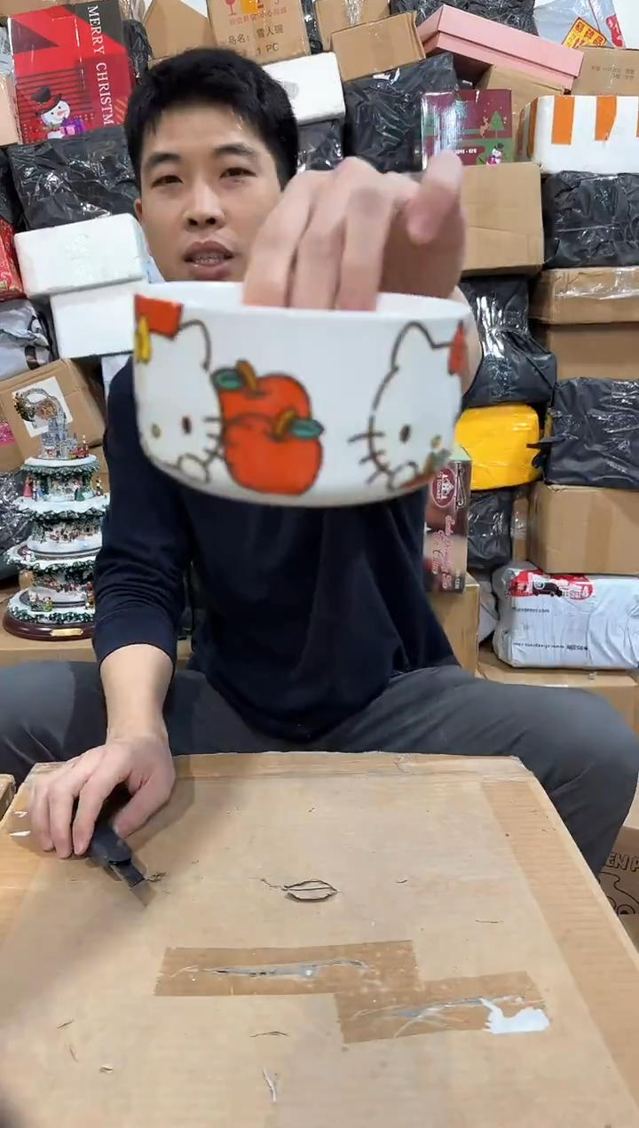 瓷片白色kt猫碗 