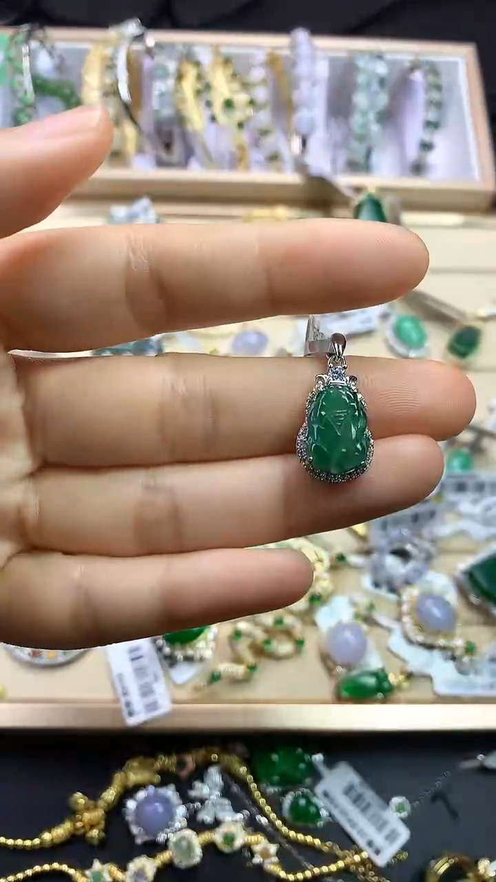 翡翠银S925镶嵌颈饰翡翠 银S925镶嵌 颈饰