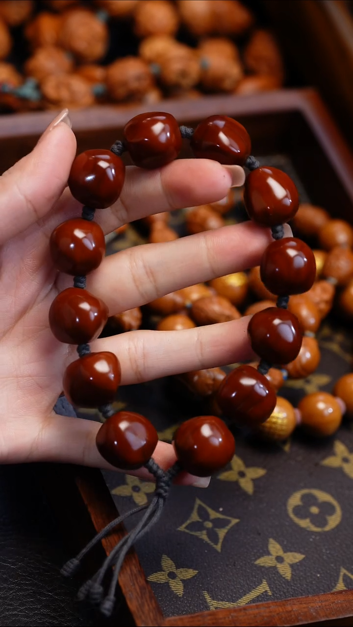 【闪购商品】橄榄核吊坠苏工橄榄核