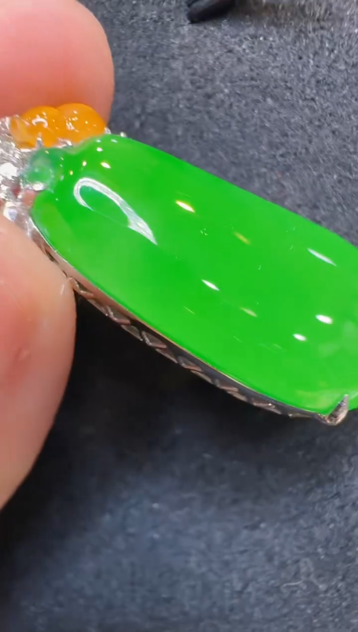 吊坠(不含链)18K金镶嵌翡翠多样性团购发一件