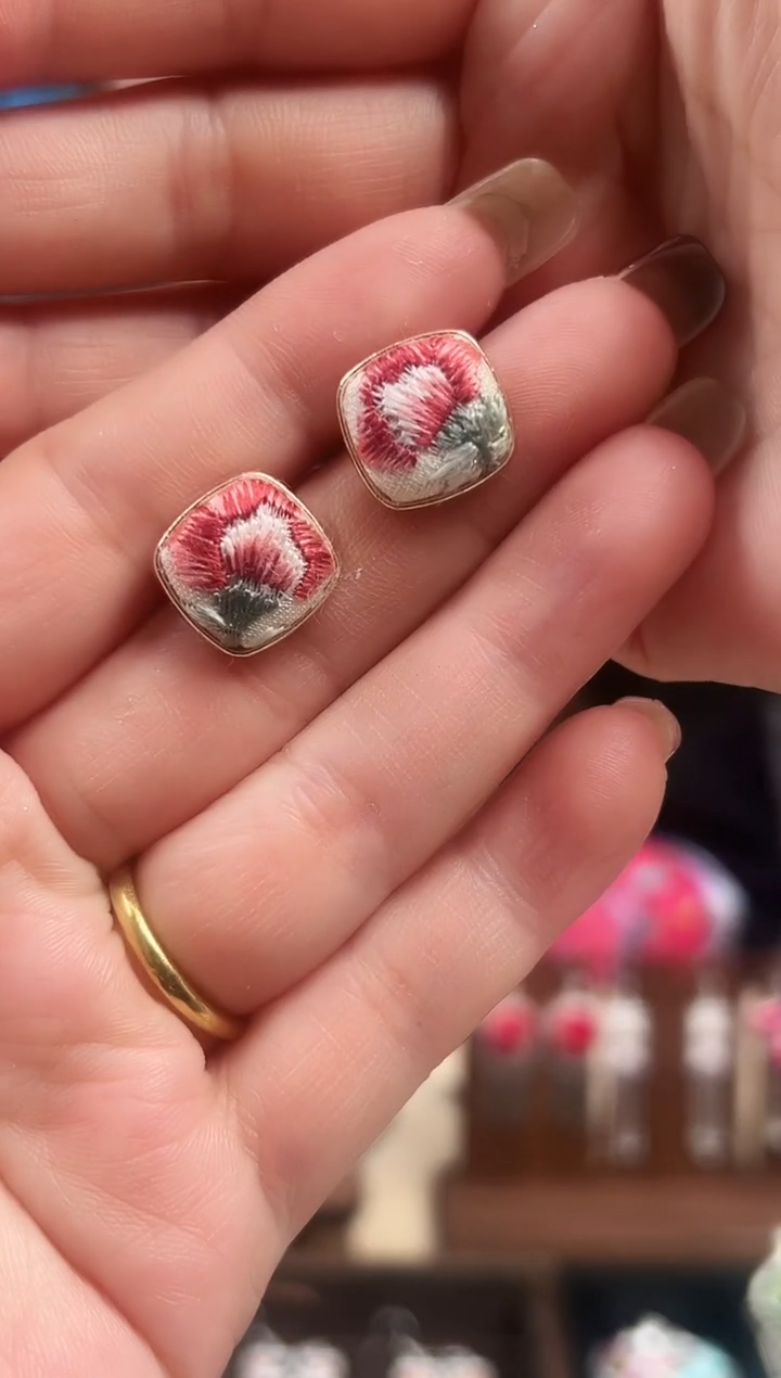 【闪购商品】织绣民族风老绣苗银饰品226