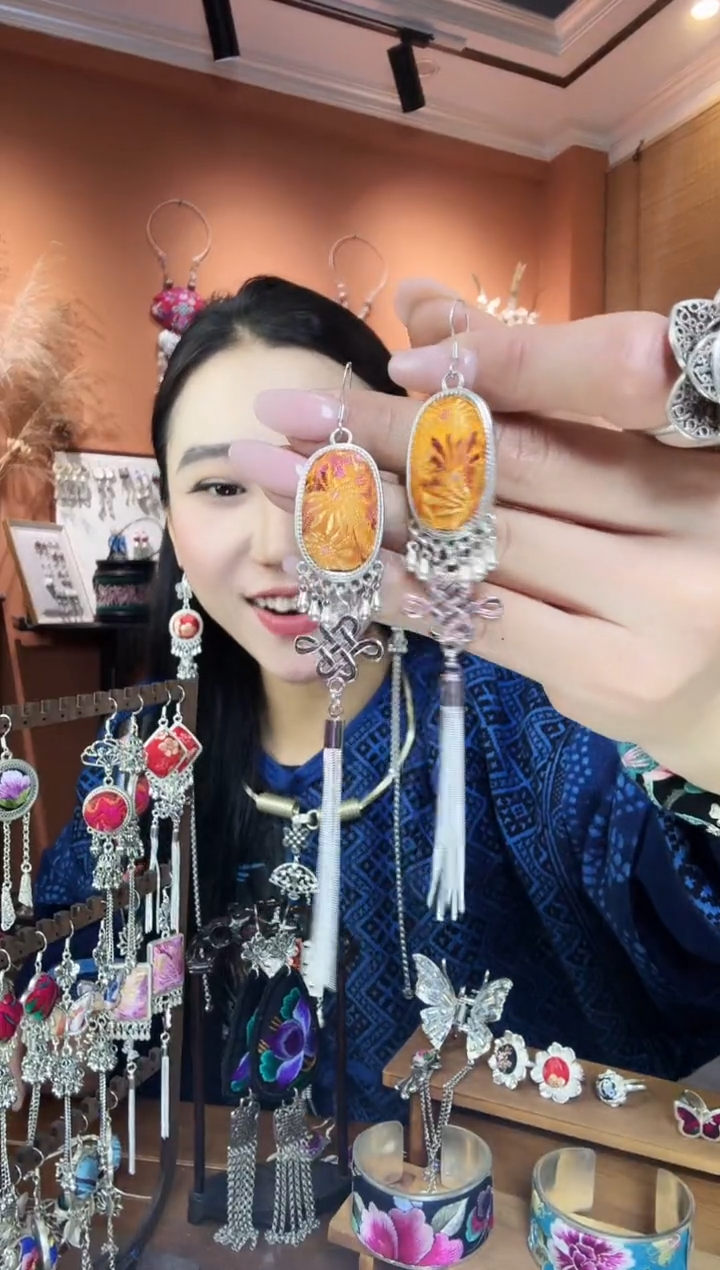 【闪购商品】刺绣传统非遗民族凤手工刺绣饰品耳环