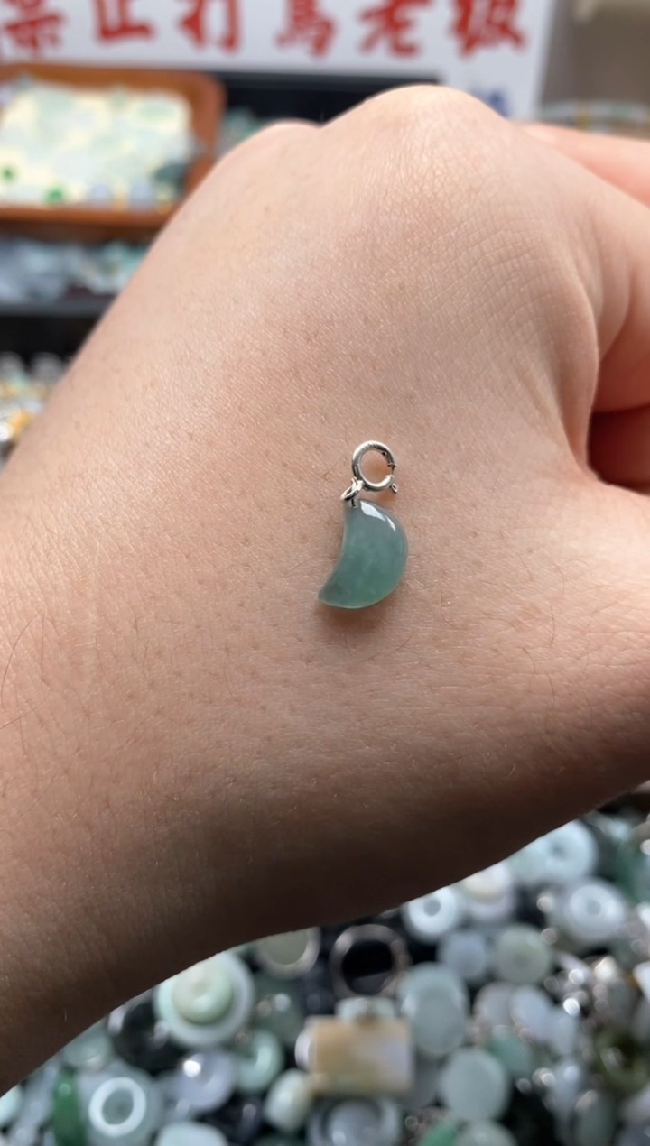 【闪购商品】翡翠颈饰未镶嵌哥哥