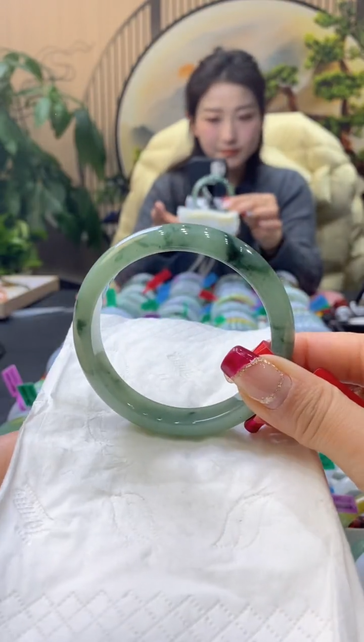【闪购商品】翡翠手镯未镶嵌99919082