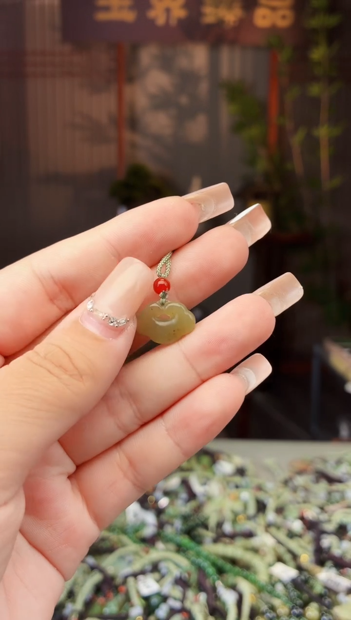 和田玉未镶嵌颈饰拍一发一