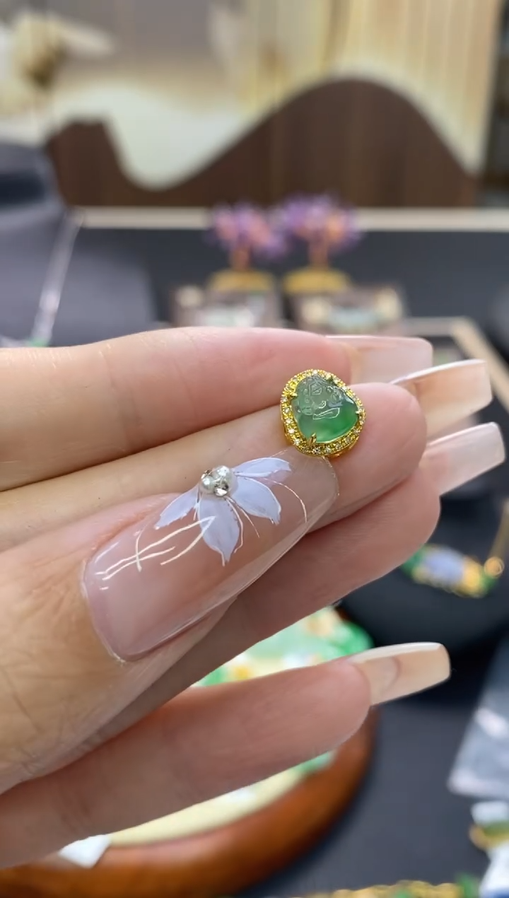 【闪购商品】翡翠颈饰18K金镶嵌净货15897