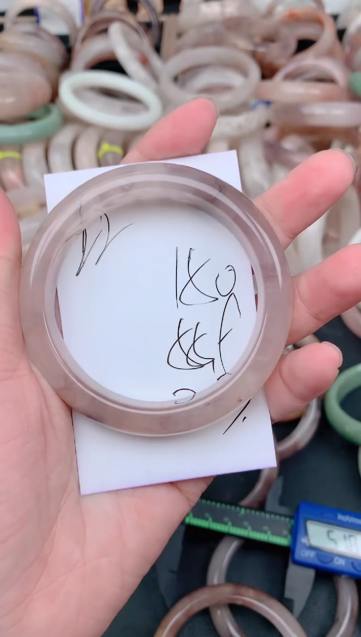 未镶嵌手镯石英质玉150