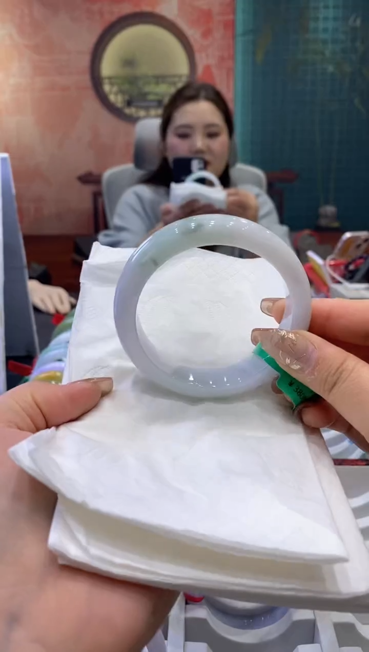 【闪购商品】翡翠手镯未镶嵌多人0011120