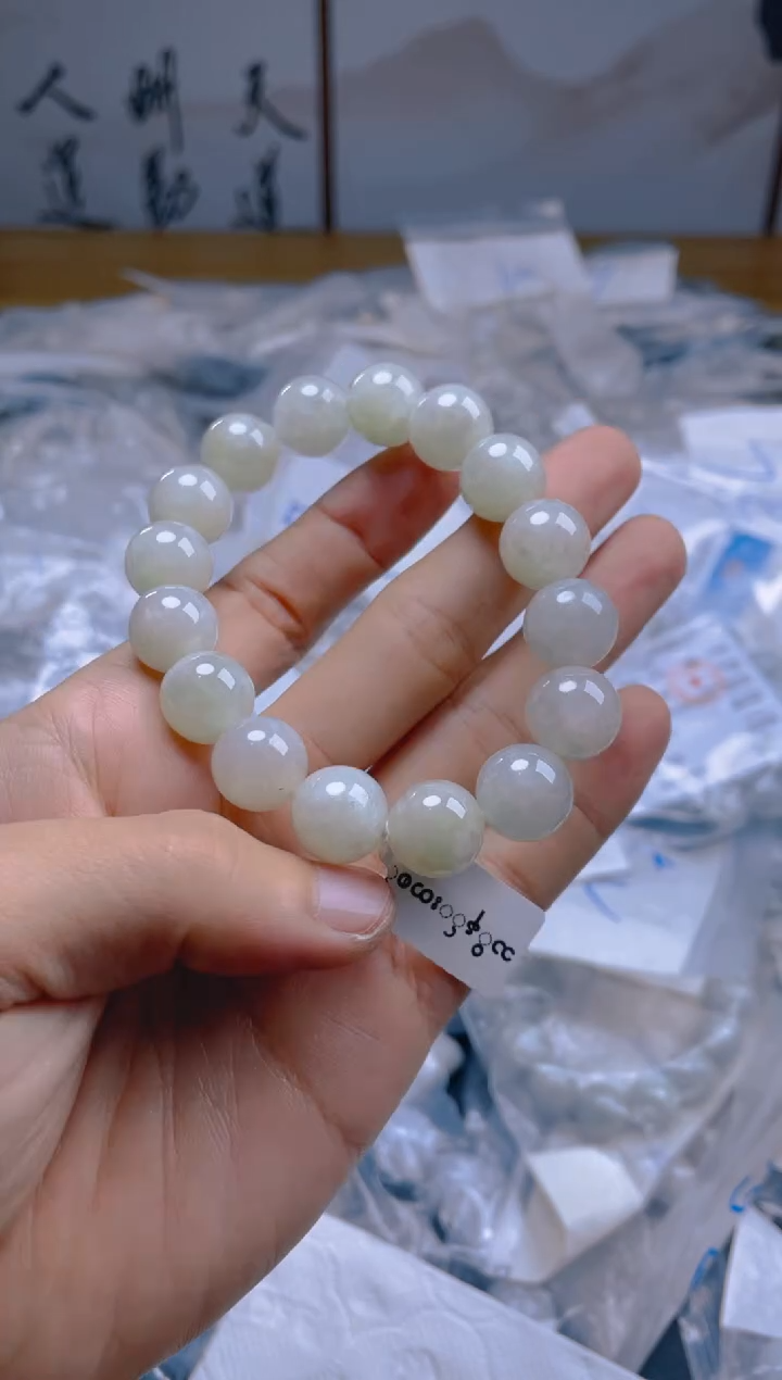 定制翡翠未镶嵌珠串