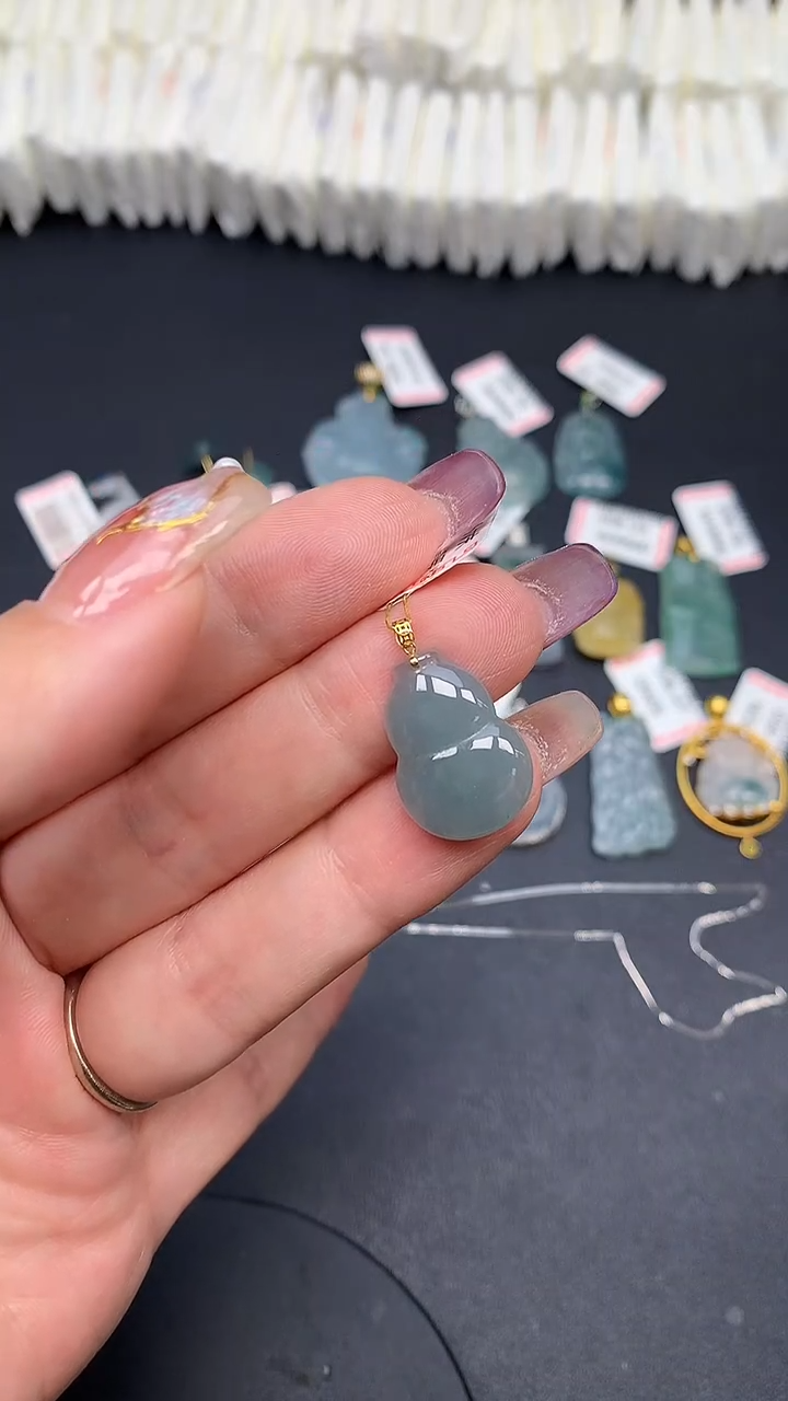 翡翠18K金镶嵌吊坠(不含链)MS189304