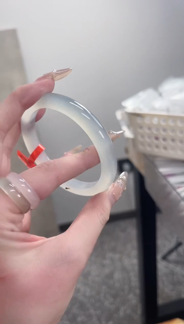 【闪购商品】玛瑙/玉髓手镯未镶嵌59-60圈 需要包容