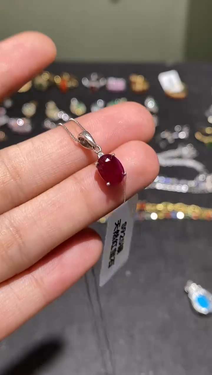 颈饰银S925镶嵌红宝石吊坠