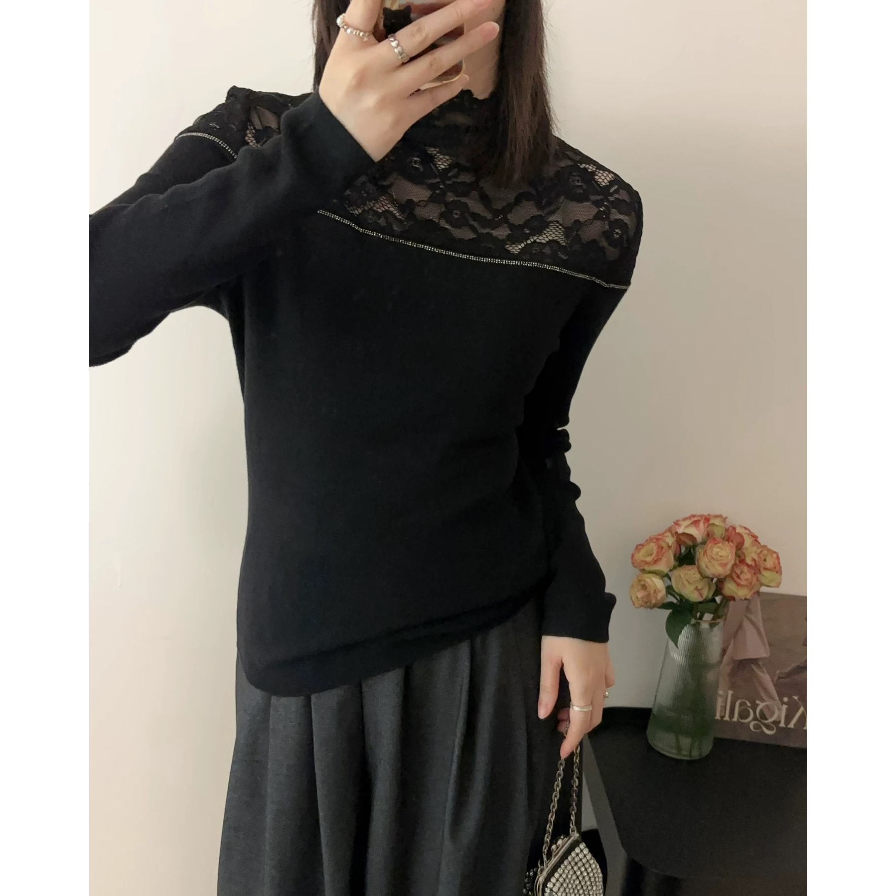 8915三色重磅质感蕾丝设计长袖打底上衣